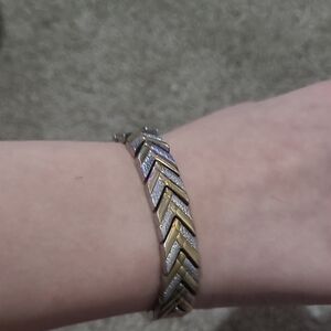 Elegant Chevron Bracelet in Gold and Silver